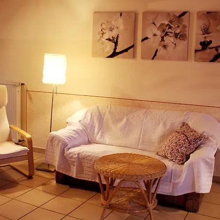 Daire Weingut Loescher Senheim